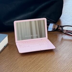 NWT glossier laptop compact mirror rare sold out with pouch